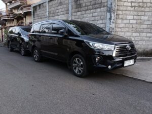 rental-mobil-kediri-innova-reborn