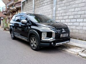 rental-mobil-kediri-xpander-cross